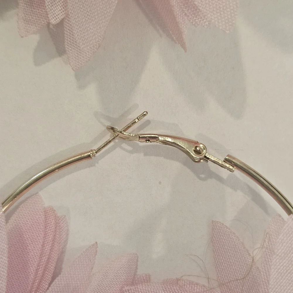 NEW Pink Gold Floral Hoop Earrings Preppy Avant Garde Coquette Girl Girlhoodcore - Picture 3 of 6